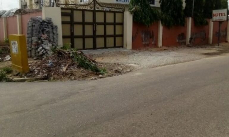 Palufe O Hotel Oleh