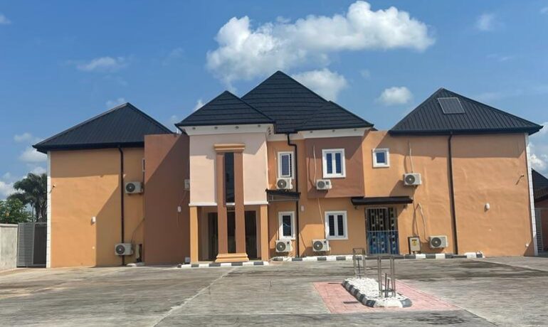 Pipers International Hotel
