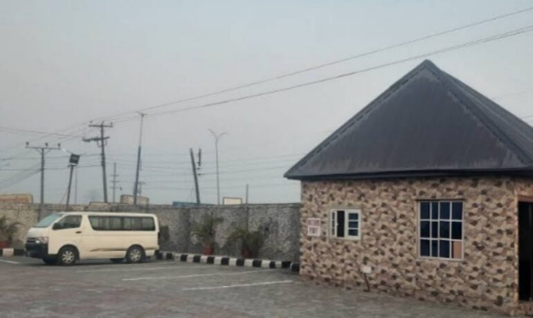 Recozee Hotel