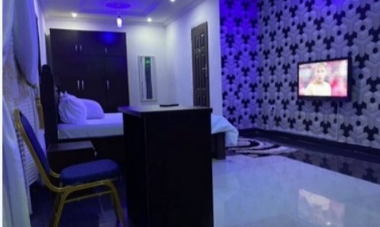 Royal Spurs Hotel & Suites