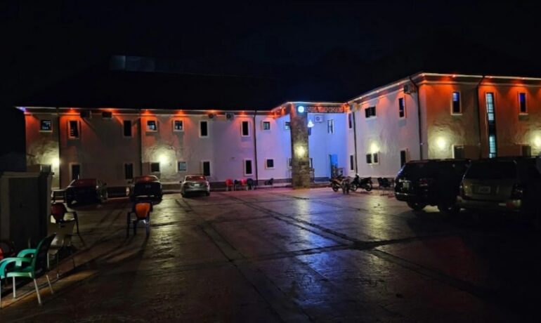 Royal View Hotels & Suites, Bomadi