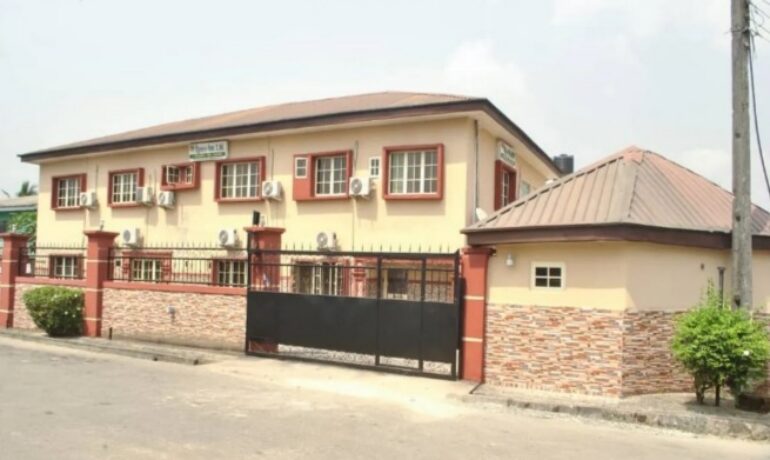 Specs Suites, Calabar