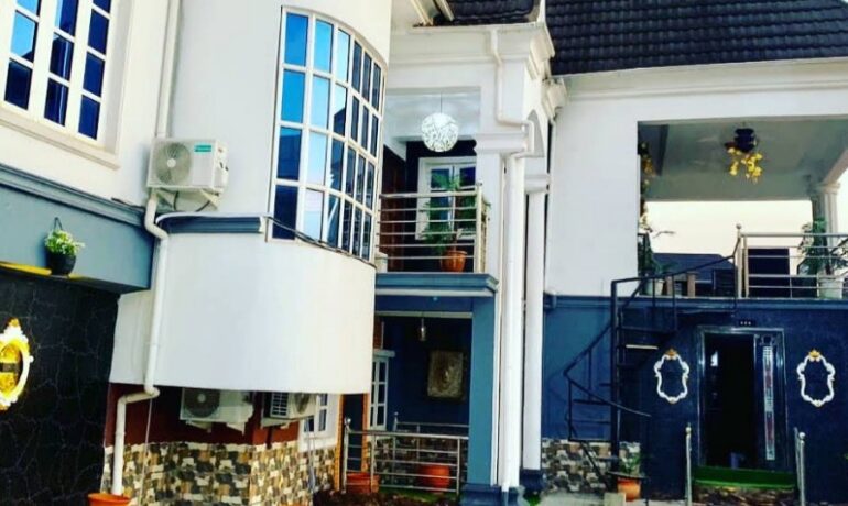 TANA CASTLE HOTEL