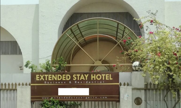 Brown & Brown Hotel (Centre)