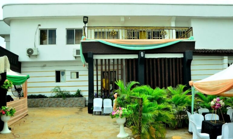 Flogate Hotel