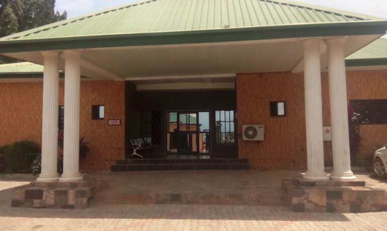 Green Apple Hotel