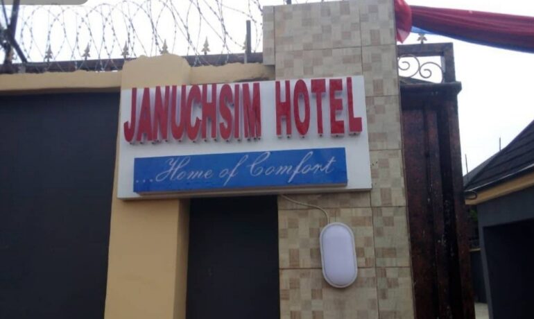 Januchsim Hotel