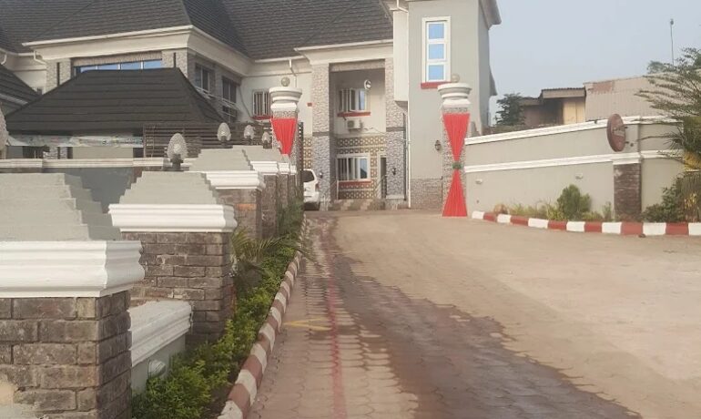 Naddis Paradise Hotel