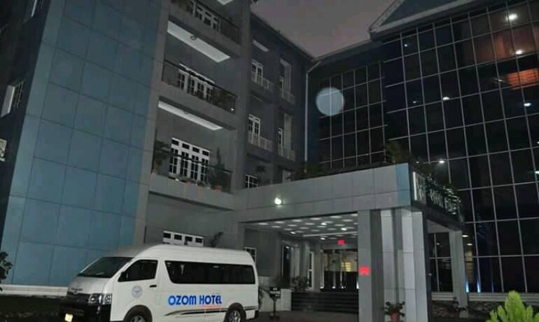 Ozom Hotel