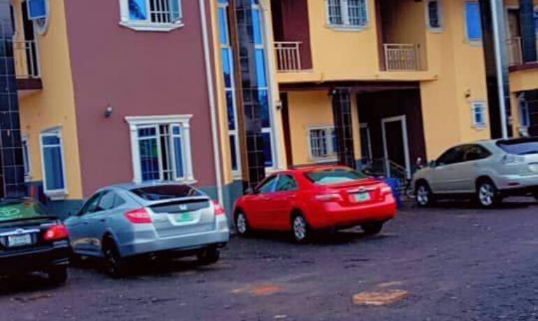 Spotlight Hotel & Suites